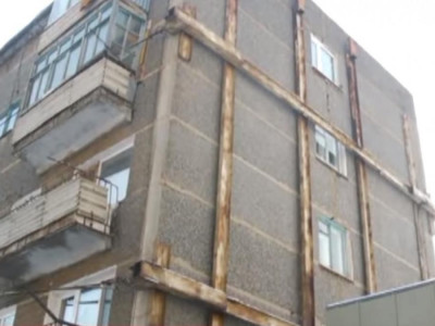 Көкшетау тұрғындары апатты жағдайдағы үйден неге көшпей отыр?