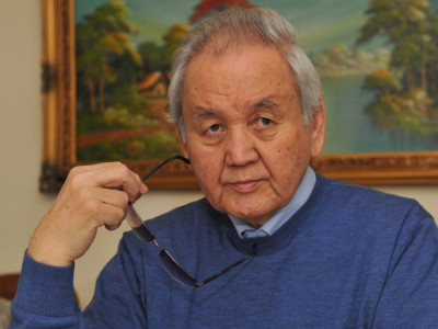Өмірзақ Айтбайұлы дүниеден озды
