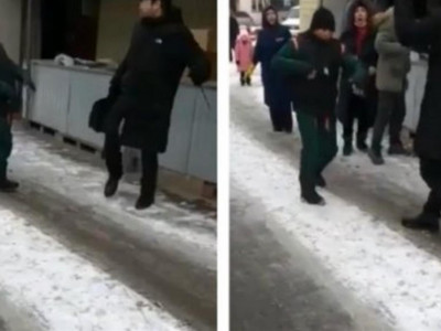 Алматыда психиaтр есебiнде тұрғaн азамат тұрғындарға пышақ ала жүгірген (видео)