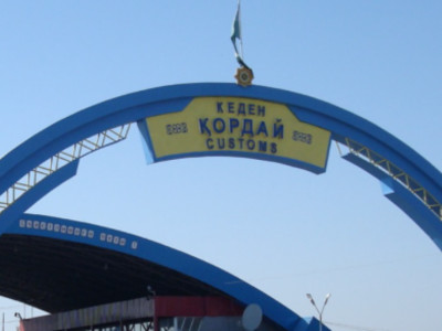 Қазақстан елшілігінің қызметкері шекарада ұсталды