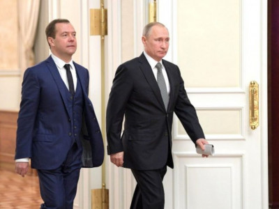 "Бұрын қандай болса, қазір де дәл сондай": Путин Медведевтің жаңа қызметіне қатысты пікір білдірді