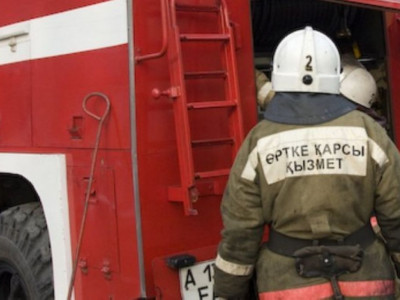 Семейдегі жатақхананың өртенуіне не себеп болған?