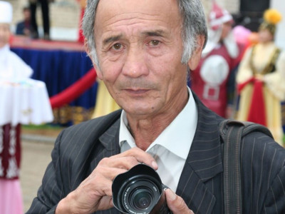 Болат Омарәлиев: 50 жылдық фотоархивім 8 қап пленка болды