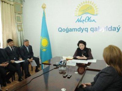 Министр тұрғындармен жүздесті