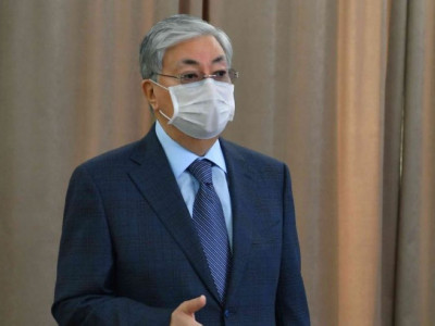 Президент коронавирустан көз жұмған әйелдің туыстарына көңіл айтты