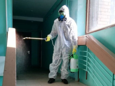 Үйден шықпаңыз: бүгін подъездерді дезинфекциялау жұмысы басталды