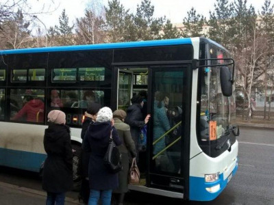 Павлодар әкімі қоғамдық көліктердегі берекесіздік үшін сөгіс алды