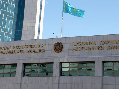 Төтенше жағдай: 65 жастан асқан депутаттар Мәжіліс отырысына қатыспайды