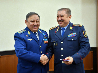 Талғат Мұсабаевқа марапат қаруы табыс етілді
