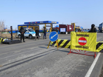 Блокбекетті қиратқан мас жүргізуші 7 жылға көлік жүргізу құқығынан айрылды