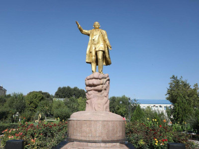 Әнұран авторына қандай құрмет көрсетсек те көптік етпейді