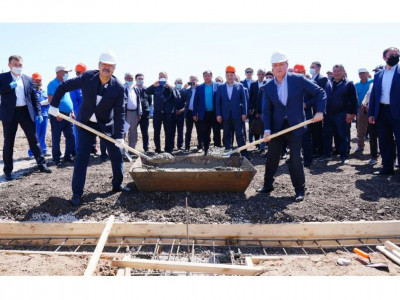 Қазақстан мен Өзбекстан премьерлері Мақтааралдағы шағын аудан құрылысын бастап берді