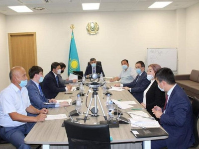 Карантин кезінде қызметкерлерімен моншаға барған аудан әкімі жазаланды (видео)