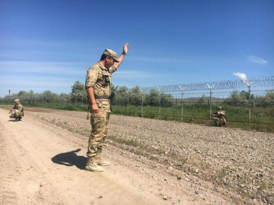 Қырғызстан елшісі көрсеткен көмегі үшін қазақ шекарашыларына алғыс айтты