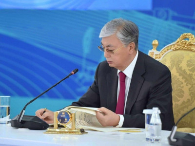 Президент Жарлығы: Нұрлан Ермекбаев пен Кәрім Мәсімовке жаңа әскери атақтар берілді