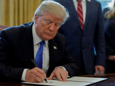 Трамп жарлығы: АҚШ полициясына қабылданатын азаматтарға талап күшейтіледі