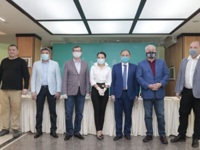 Саиров, Әбенов бастаған қоғам қайраткерлері "Nur Otan" жақтастарының лигасы" деп аталатын жаңа саяси қозғалыс құрды