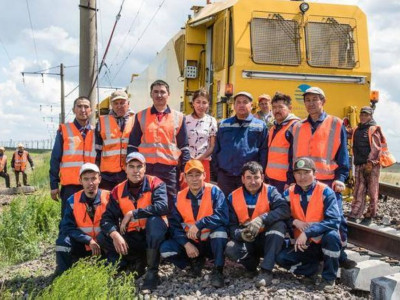 Партия 328 жұмысшының мәселесін шешті