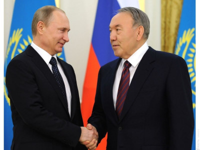 Владимир Путин Нұрсұлтан Назарбаевты мерейтойымен құттықтады