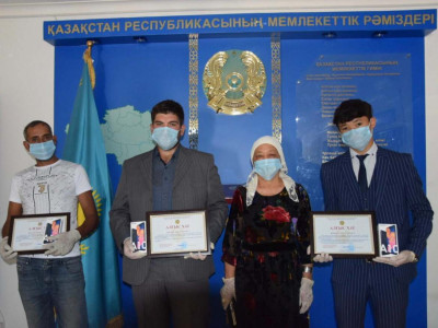 Балаға зорлық жасауға оқталған күдіктіні ұстауға көмектескен жасөспірім марапатталды