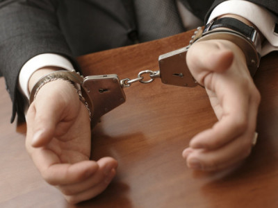 Жемқорлық: 12 лауазымды тұлға ұсталды