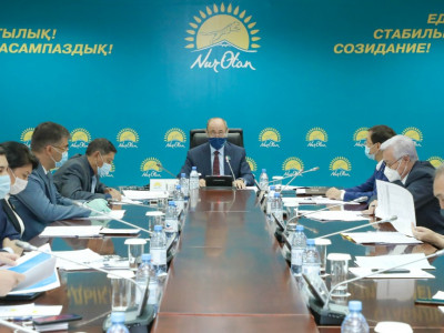 Онлайн білім беру: 24 мың ұстаздың құрал-жабдығы дайын емес