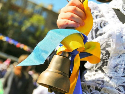 Мемлекет басшысы Білім күнімен құттықтады