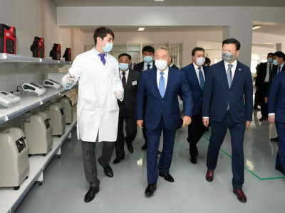 Елбасы Шымкенттегі медициналық құрал-жабдықтар шығаратын кәсіпорында болды