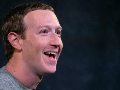Facebook басшысы сүйікті телефон маркасын атады