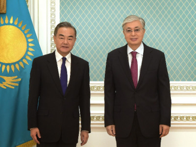 Мемлекет басшысы ҚХР Сыртқы істер министрімен кездесті