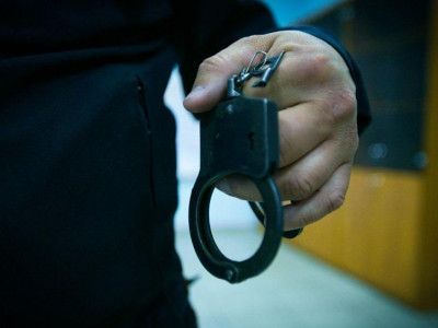 Ақтөбеде шетелдік нөмірлі көлік иелерін бопсалаған топ ұсталды
