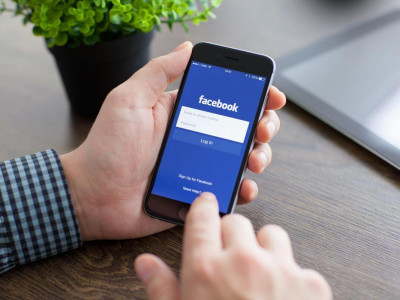 Facebook АҚШ президентінің аккаунтын Байденге тапсыратынын мәлімдеді