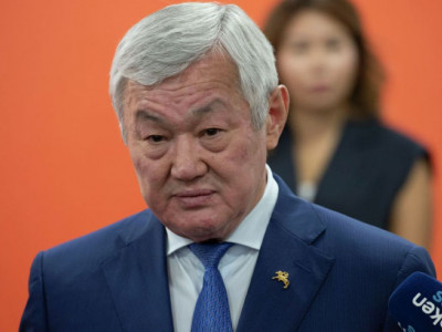 "Ресейге 20 млн теңгеге ұшып барған": Сапарбаев чартерлік рейске қатысты сынға жауап берді