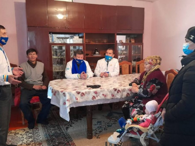 Кандидаттар көпбалалы аналармен кездесті