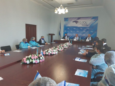 «Ақ жол» партиясының өкілдері дәрігерлермен кездесті