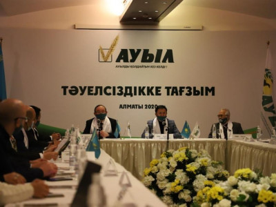 «Ауыл» партиясының өкілдері зиялы қауыммен кездесті