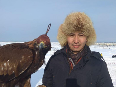Белгілі журналиске көмек қажет
