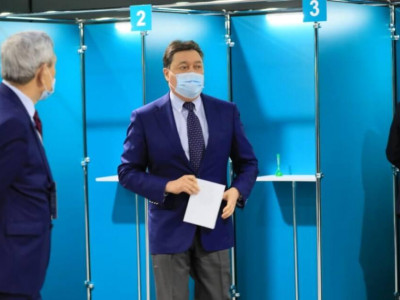 Мәжіліс депутаттарын сайлау: Асқар Мамин ҚХА сессиясына қатысып, дауыс берді