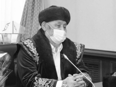 «Тақиялы періште» атанған Әлімғазы Райымбековтің неден қайтыс болғаны айтылды