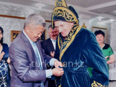 Еуропада жүрсем де, Сарыжалымды сағынамын