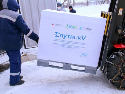 Қарағанды фармацевтика кешені «Спутник V» вакцинасының өнеркәсіптік партиясын шығарды