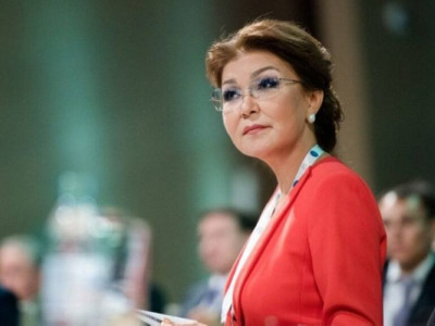 Дариға Назарбаева қандай вакцинаны салдыратынын айтты