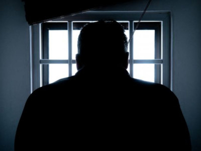 Оқушы қыздар педофилді өз беттерінше жазалап, түрмеге түсірді