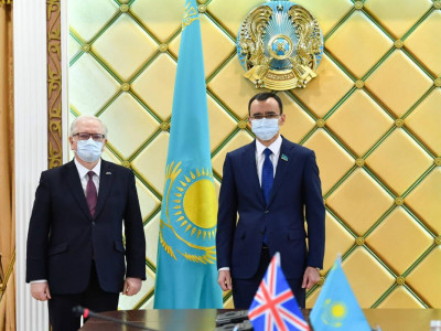 Сенат төрағасы Ұлыбритания елшісімен кездесті