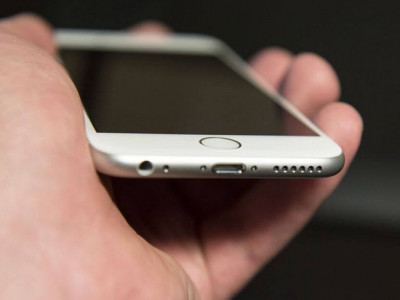 Apple саңылаусыз iPhone шығарады
