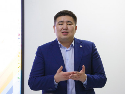 «Nur Otan» партиясы жанындағы Жас депутаттар корпусын Елнұр Бейсенбаев басқарады