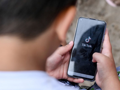 TikTok-тағы қауіпті челленджді қайталамақ болған оқушы миына зақым келтірді
