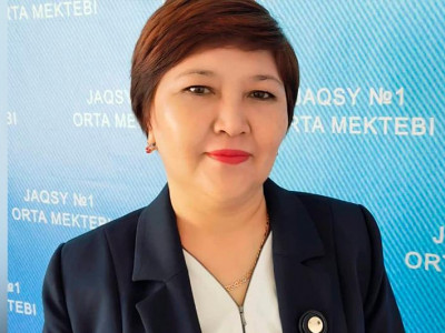 «Үздік педагог»: ауыл мұғалімі 800 мың теңге сыйақы алды