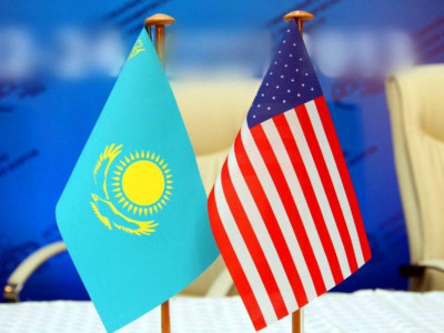 Елбасы Америка Құрама Штаттарының бұрынғы Вице-Президенті Альберт Гормен телефон арқылы сөйлесті