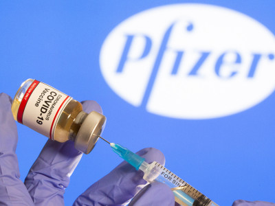 АҚШ жасөспірімдерге арналған Pfizer вакцинасын мақұлдады